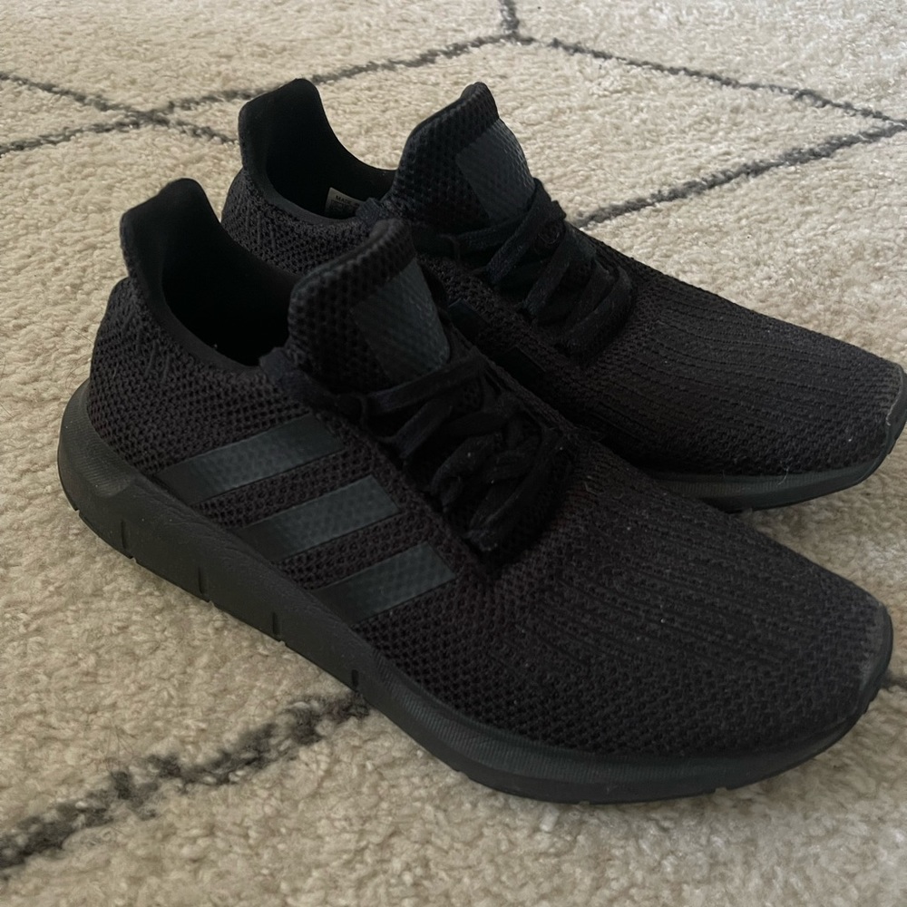 Adidas - Picture 5 of 5